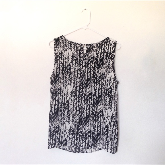 Patterned Blouse - Picture 2 of 2